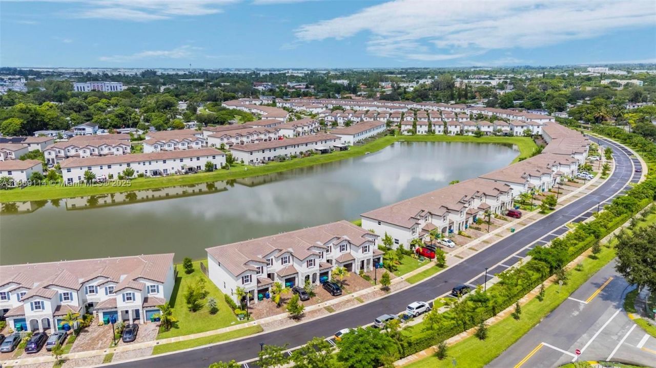 12774 NW 22nd Pl, Miami, FL 33167 Photo