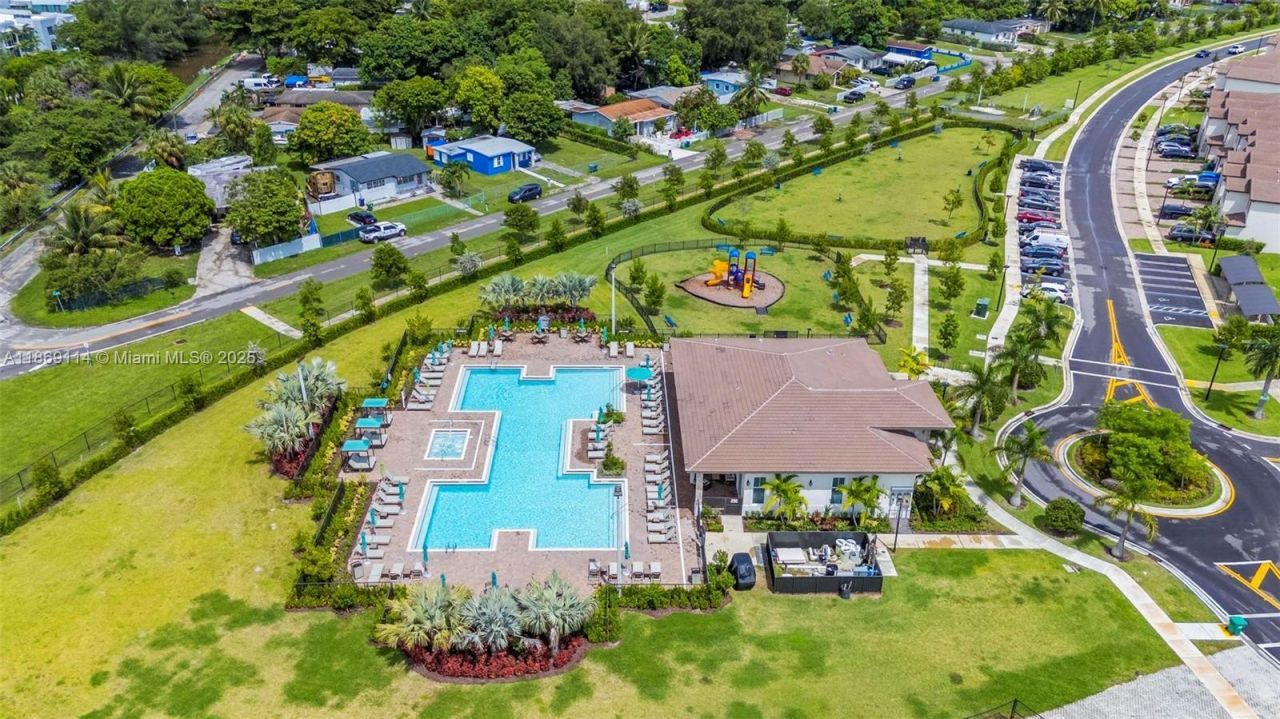 12774 NW 22nd Pl, Miami, FL 33167 Photo