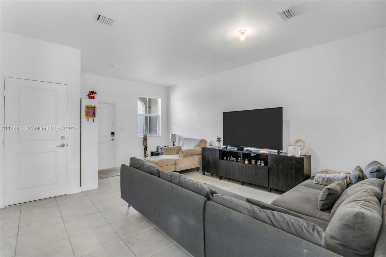 12774 NW 22nd Pl, Miami, FL 33167 Photo