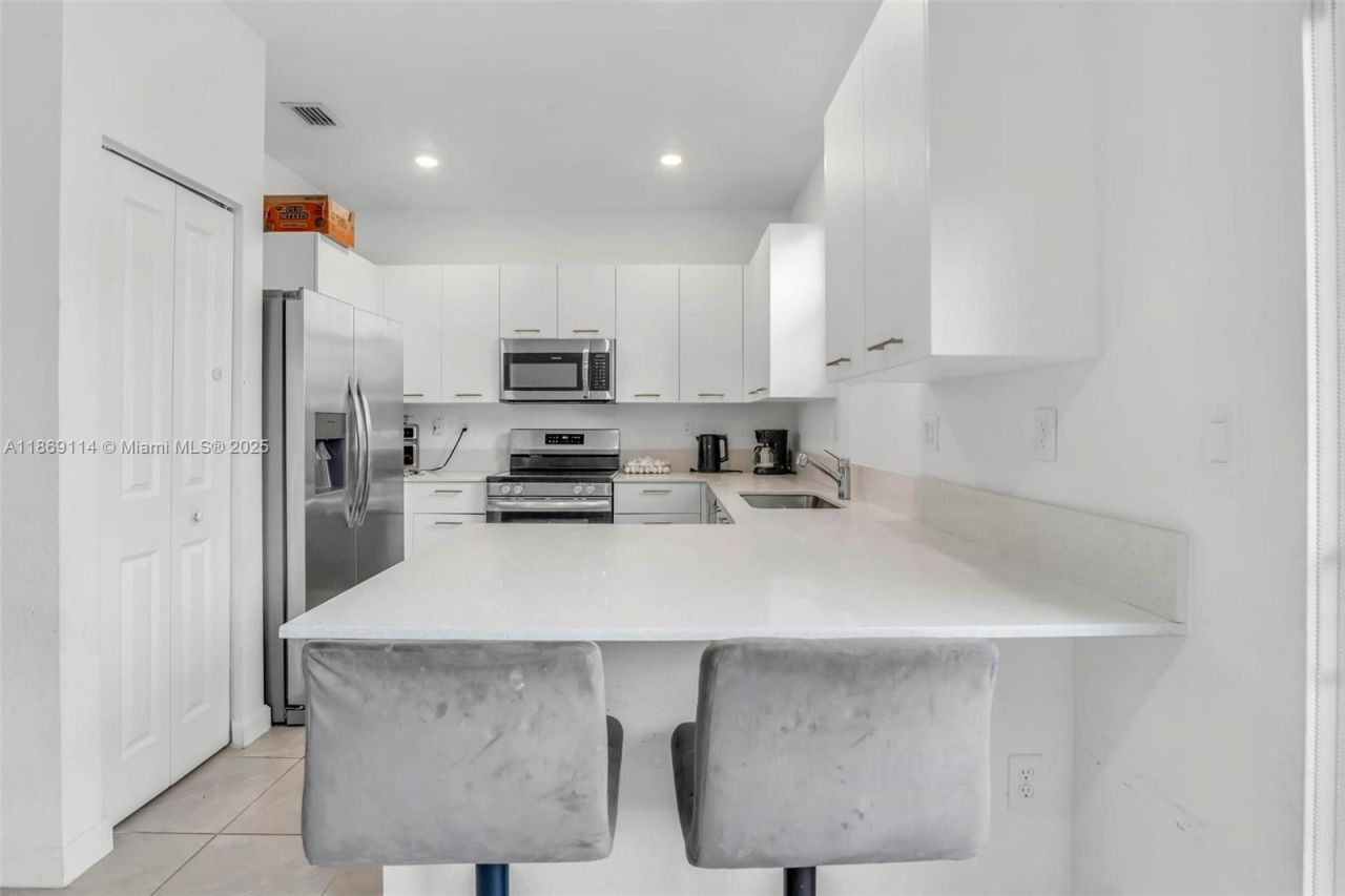 12774 NW 22nd Pl, Miami, FL 33167 Photo