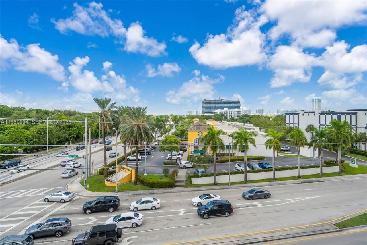 13499 Biscayne Blvd, Unit 403, North Miami, FL 33181 Photo