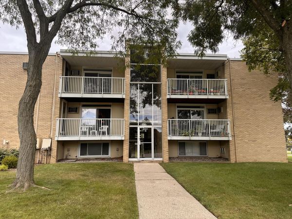 4921 N Crooks Road, Unit N-10, Royal Oak, MI 48073