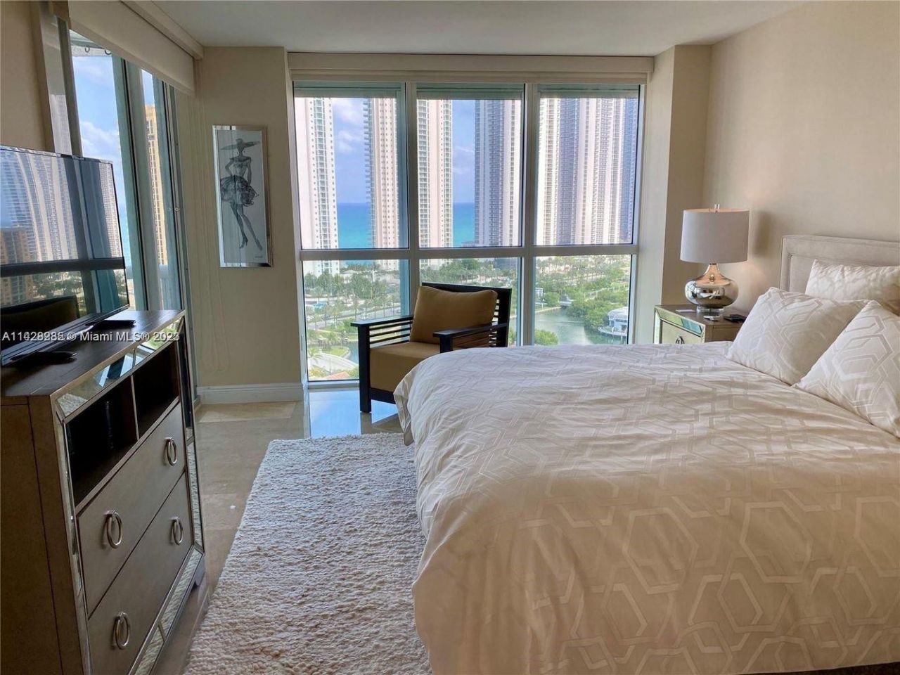 16500 Collins Avenue, Unit 2052, Sunny Isles Beach, FL 33160 Photo
