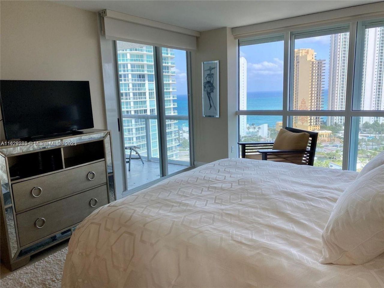 16500 Collins Avenue, Unit 2052, Sunny Isles Beach, FL 33160 Photo