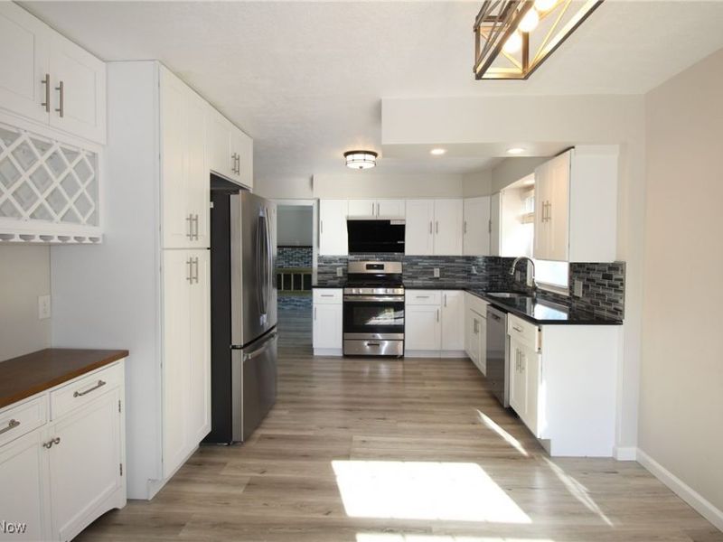 4740 Echoglenn Street NW, Canton, OH 44720 Photo 2