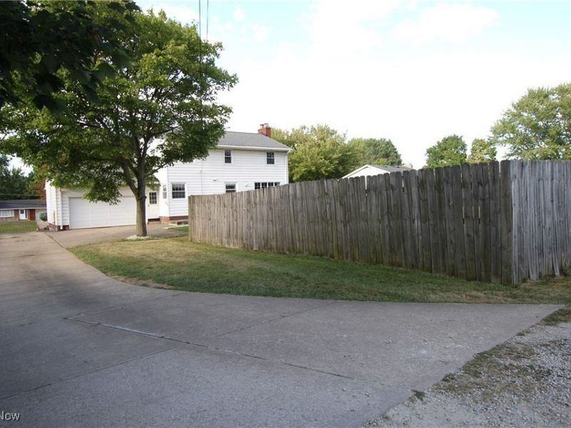 4740 Echoglenn Street NW, Canton, OH 44720 Photo 26