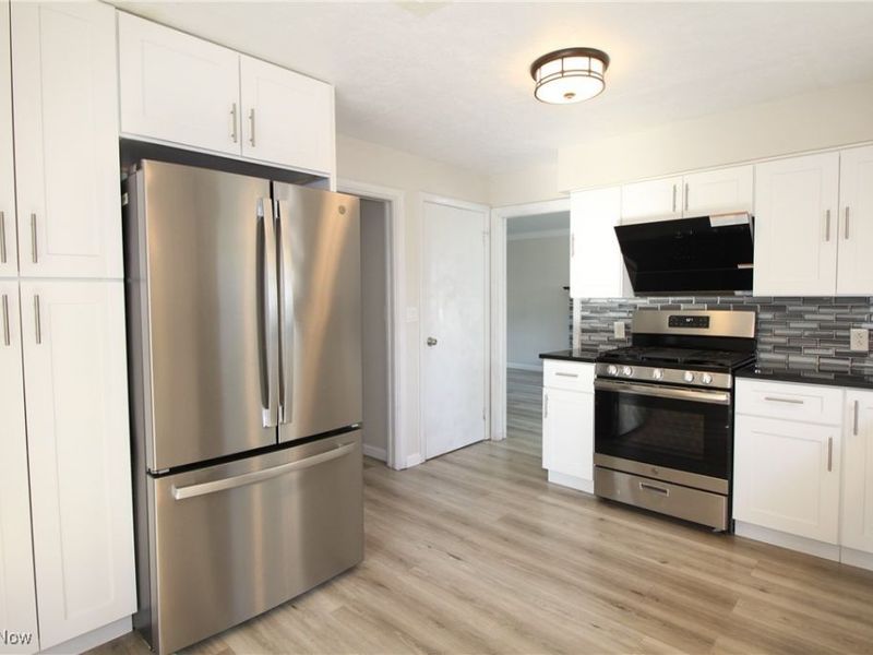 4740 Echoglenn Street NW, Canton, OH 44720 Photo 4