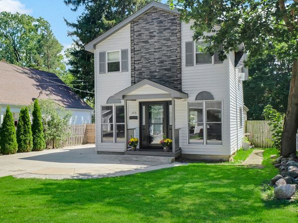 193 Lake Court, Crystal Lake, IL 60014