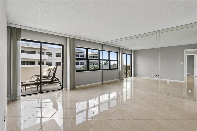 330 SE 20 Avenue, Unit 421, Deerfield Beach, FL 33441 Photo