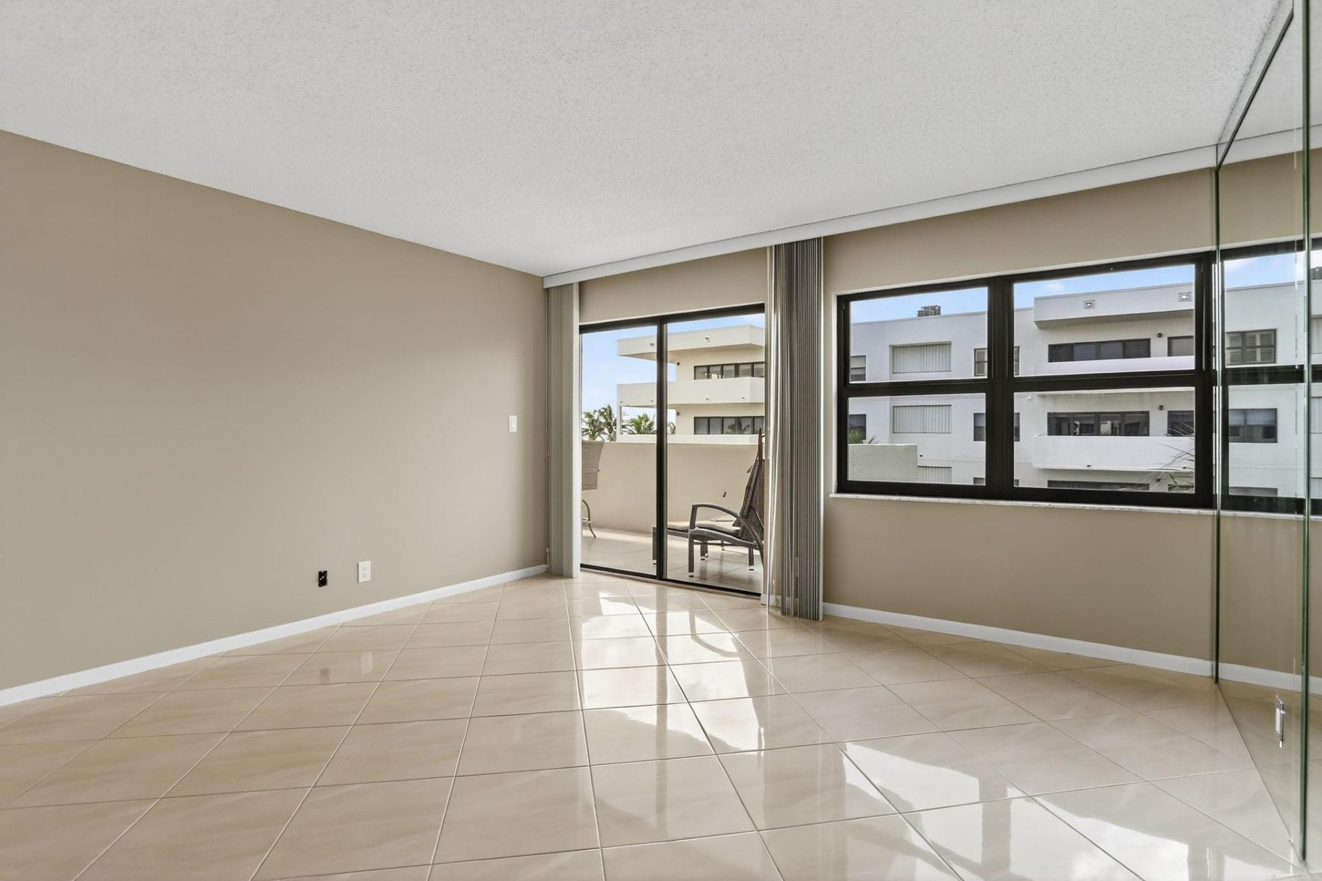330 SE 20 Avenue, Unit 421, Deerfield Beach, FL 33441 Photo