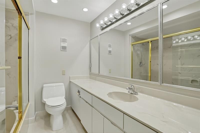 330 SE 20 Avenue, Unit 421, Deerfield Beach, FL 33441 Photo