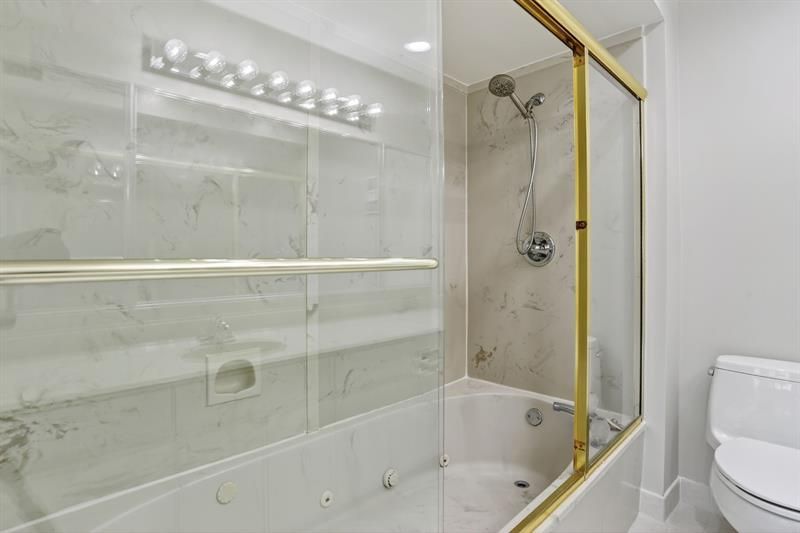 330 SE 20 Avenue, Unit 421, Deerfield Beach, FL 33441 Photo