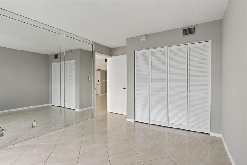 330 SE 20 Avenue, Unit 421, Deerfield Beach, FL 33441 Photo