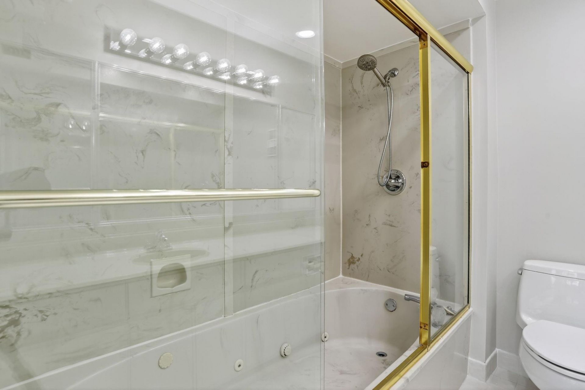 330 SE 20 Avenue, Unit 421, Deerfield Beach, FL 33441 Photo