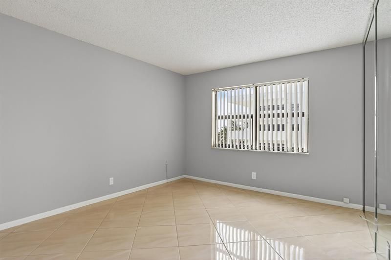 330 SE 20 Avenue, Unit 421, Deerfield Beach, FL 33441 Photo