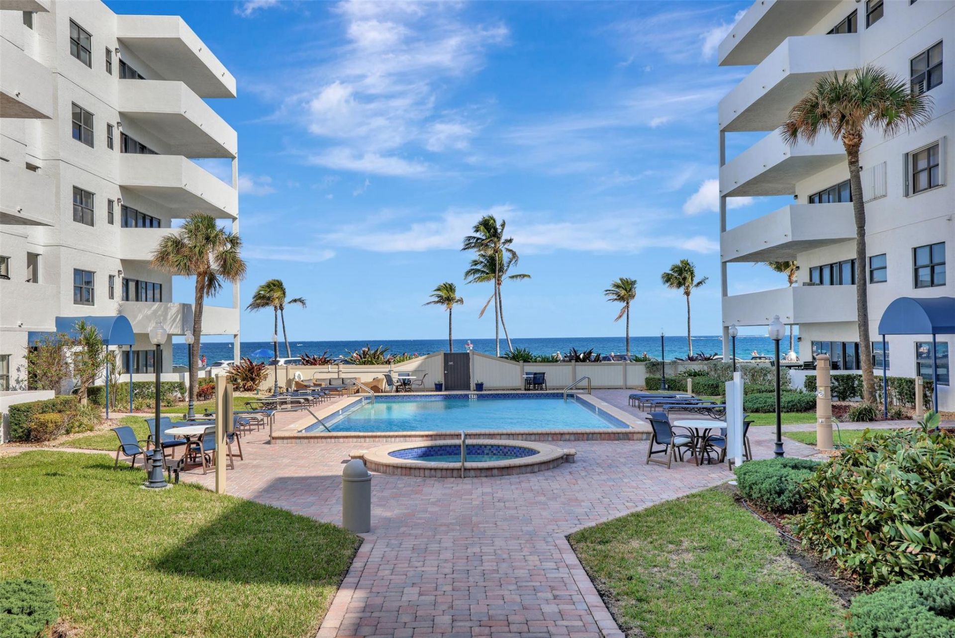 330 SE 20 Avenue, Unit 421, Deerfield Beach, FL 33441 Photo