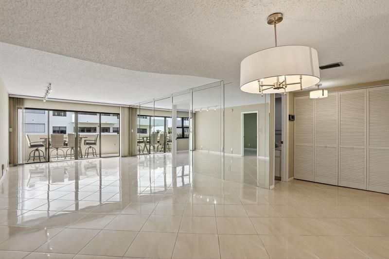 330 SE 20 Avenue, Unit 421, Deerfield Beach, FL 33441 Photo