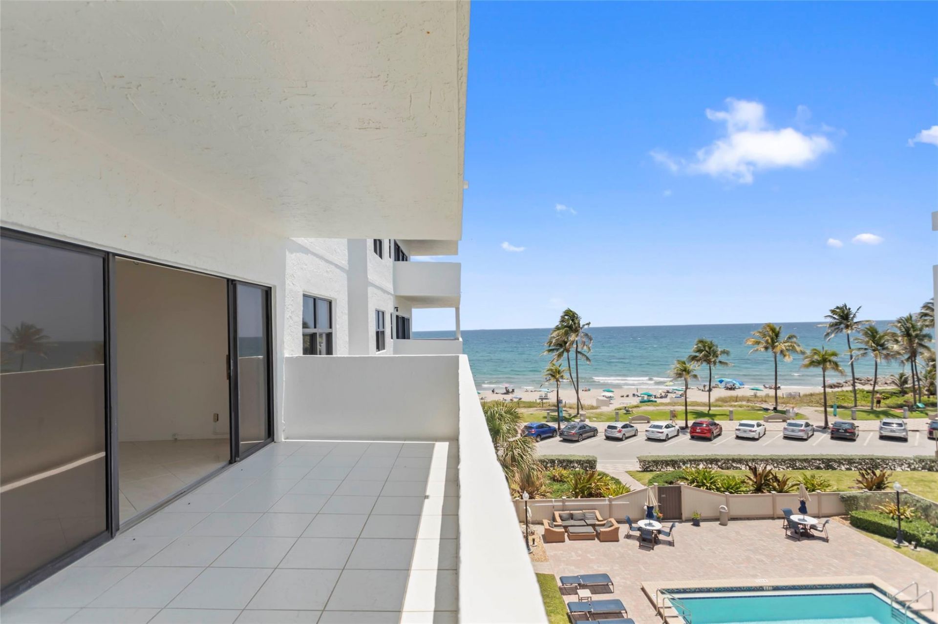 330 SE 20 Avenue, Unit 421, Deerfield Beach, FL 33441 Photo
