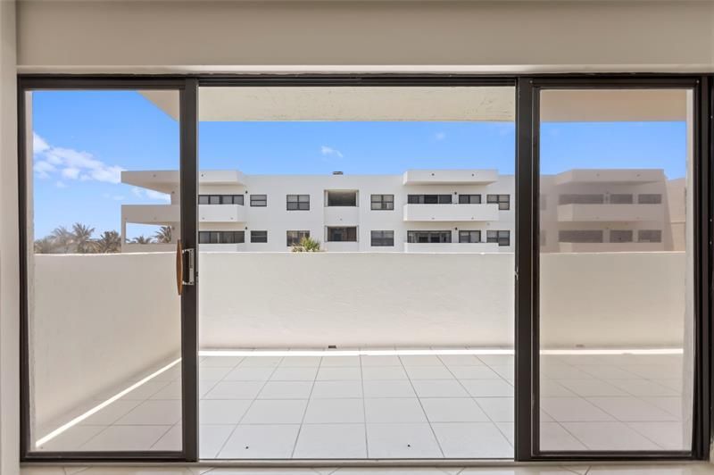 330 SE 20 Avenue, Unit 421, Deerfield Beach, FL 33441 Photo