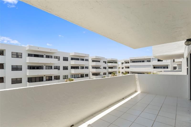 330 SE 20 Avenue, Unit 421, Deerfield Beach, FL 33441 Photo