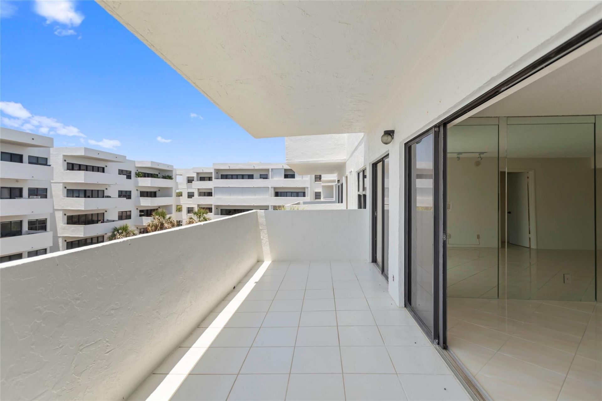 330 SE 20 Avenue, Unit 421, Deerfield Beach, FL 33441 Photo