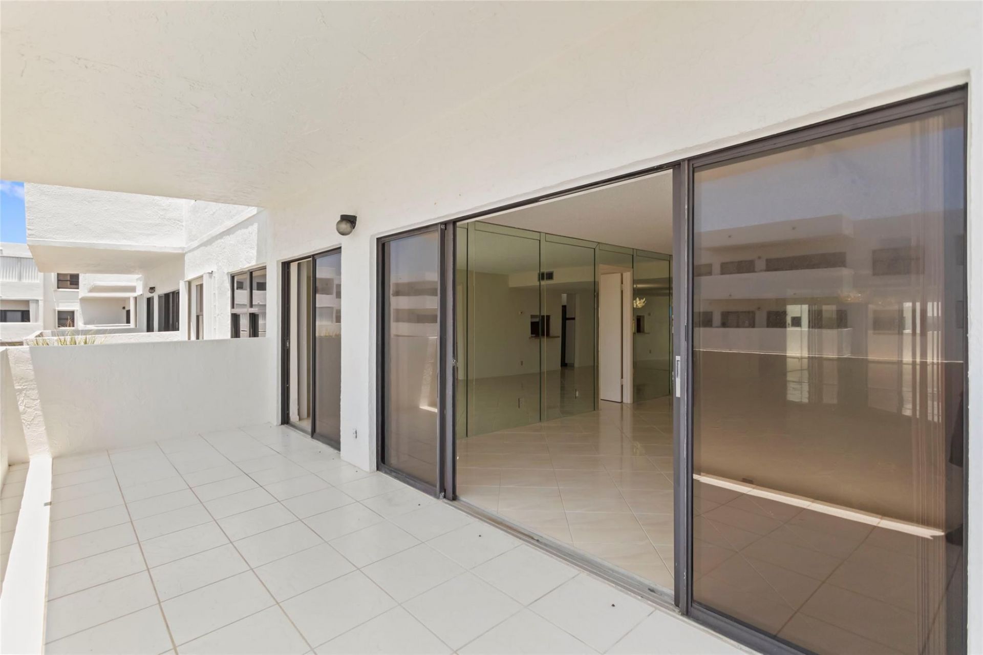 330 SE 20 Avenue, Unit 421, Deerfield Beach, FL 33441 Photo
