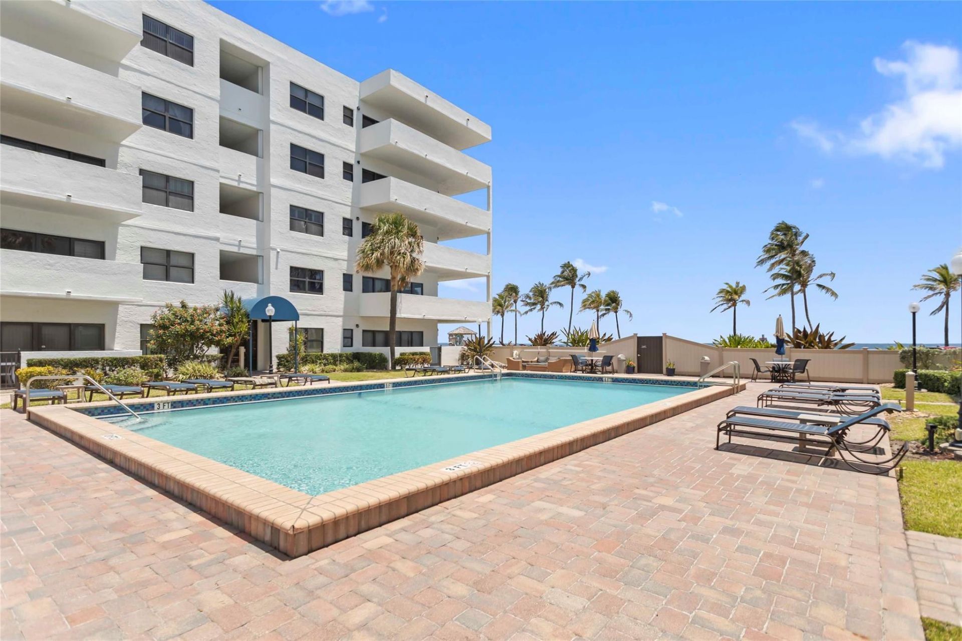 330 SE 20 Avenue, Unit 421, Deerfield Beach, FL 33441 Photo