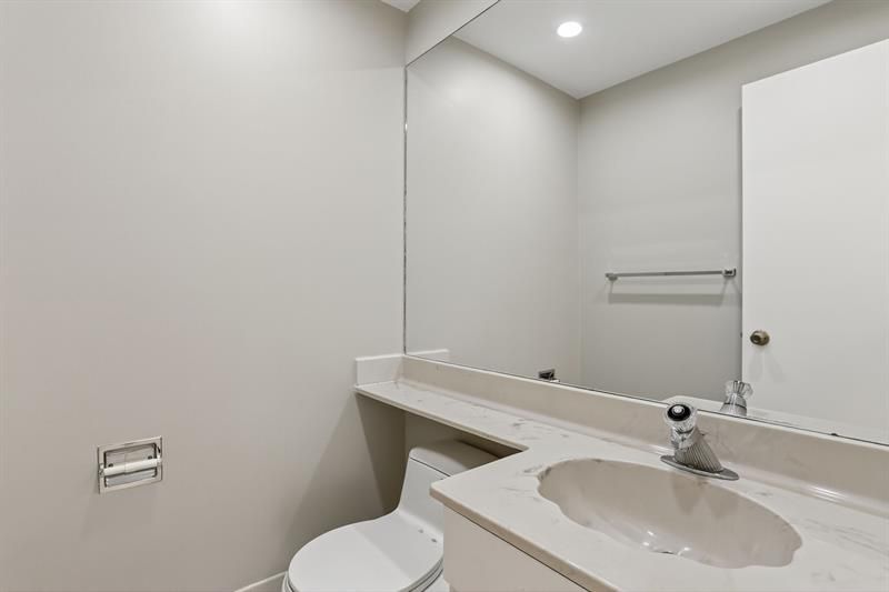 330 SE 20 Avenue, Unit 421, Deerfield Beach, FL 33441 Photo