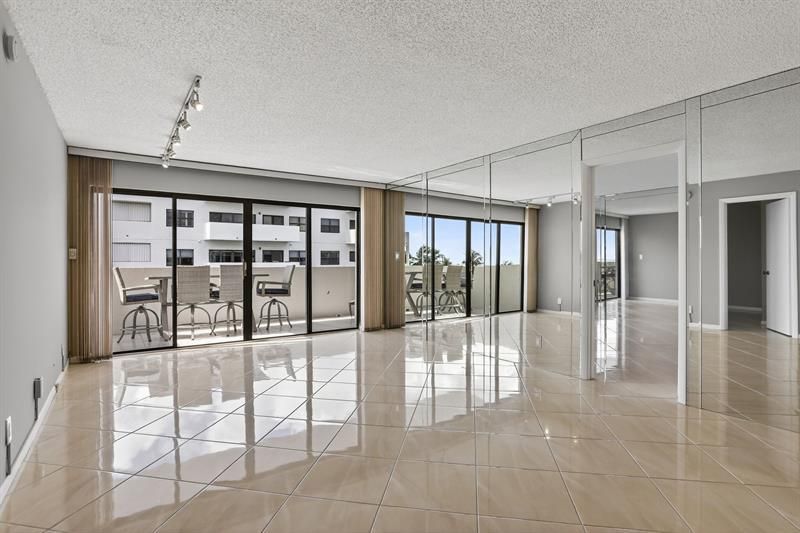 330 SE 20 Avenue, Unit 421, Deerfield Beach, FL 33441 Photo