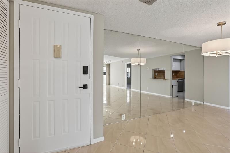 330 SE 20 Avenue, Unit 421, Deerfield Beach, FL 33441 Photo