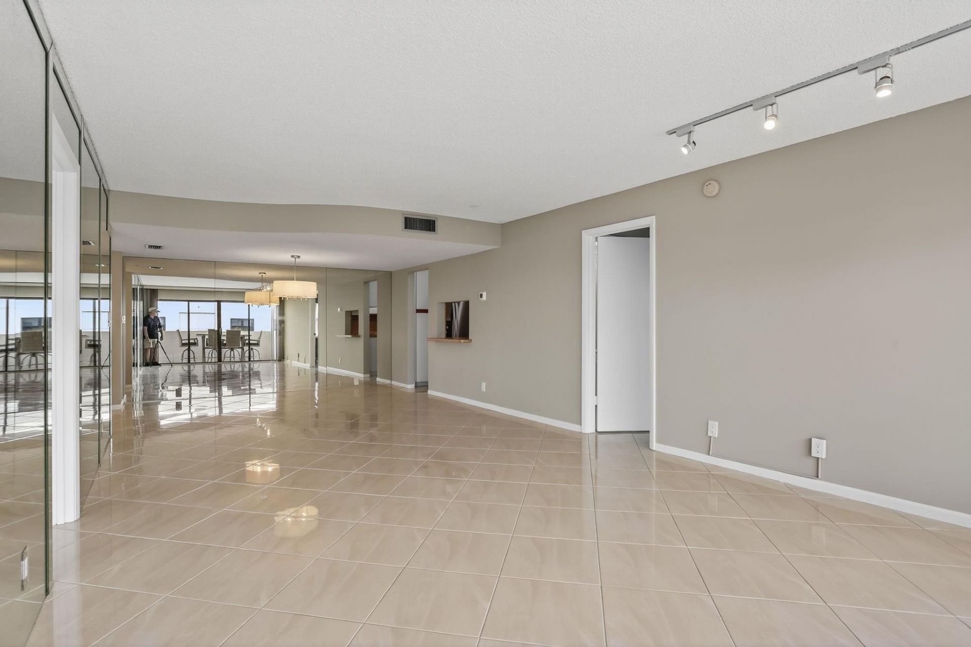 330 SE 20 Avenue, Unit 421, Deerfield Beach, FL 33441 Photo