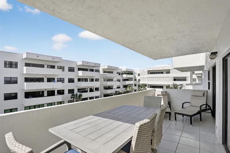 330 SE 20 Avenue, Unit 421, Deerfield Beach, FL 33441 Photo