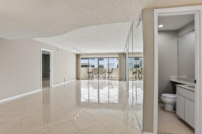 330 SE 20 Avenue, Unit 421, Deerfield Beach, FL 33441 Photo