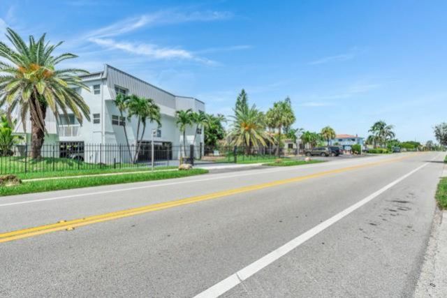 961 SE 20th Avenue, Unit 308, Deerfield Beach, FL 33441 Photo