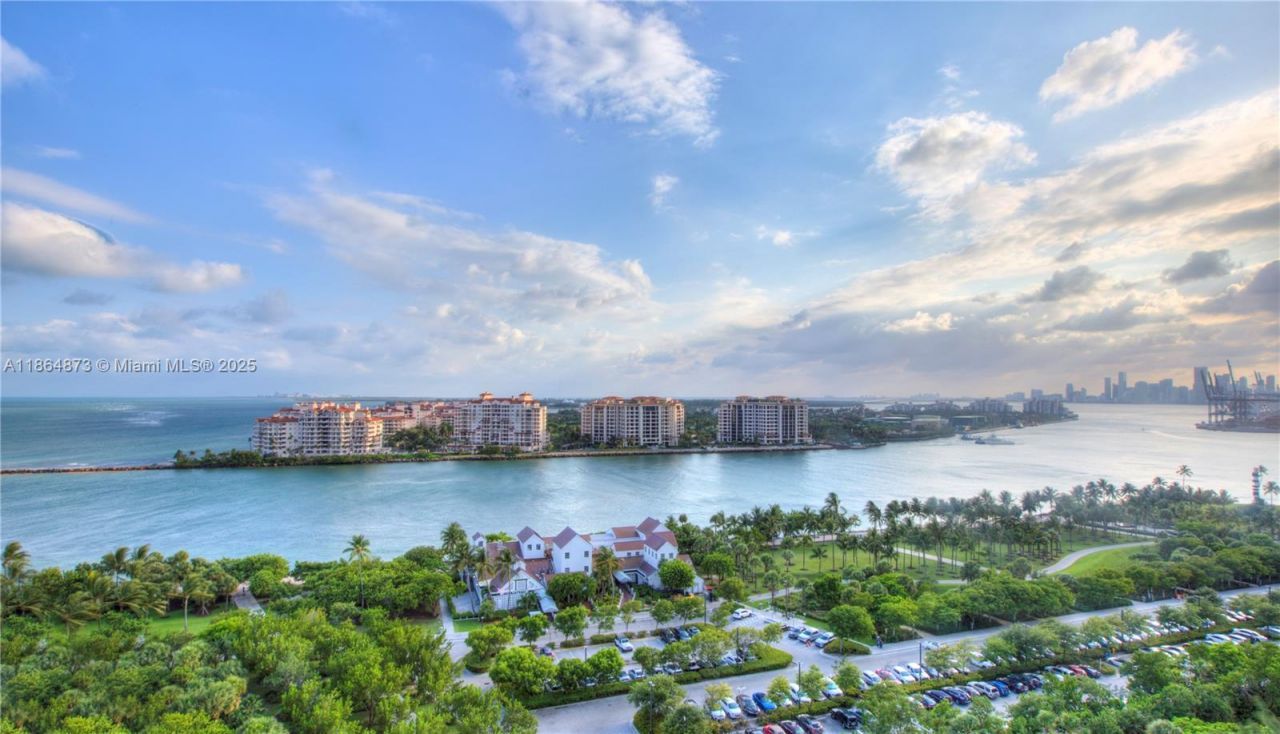 100 S Pointe Dr, Unit 1501, Miami Beach, FL 33139 Photo