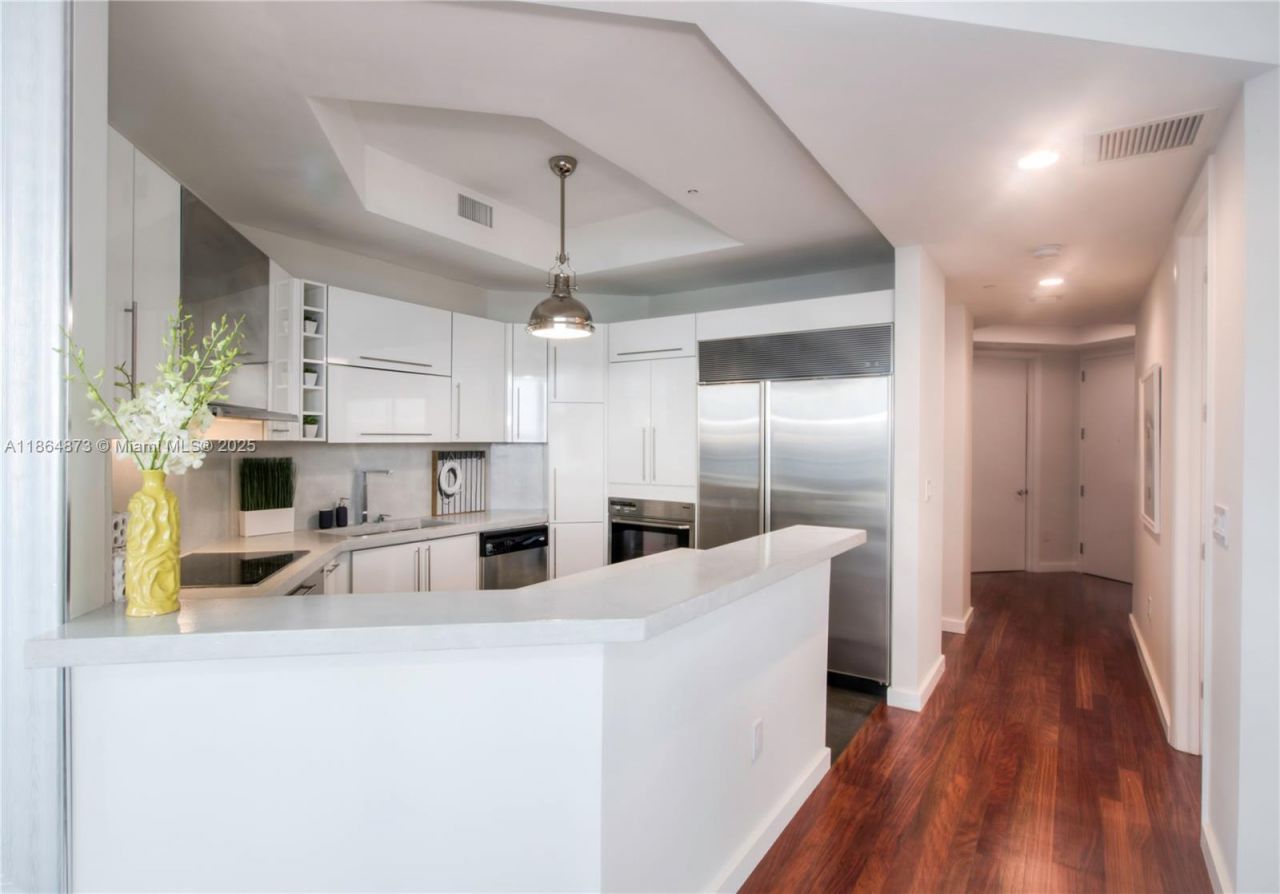 100 S Pointe Dr, Unit 1501, Miami Beach, FL 33139 Photo