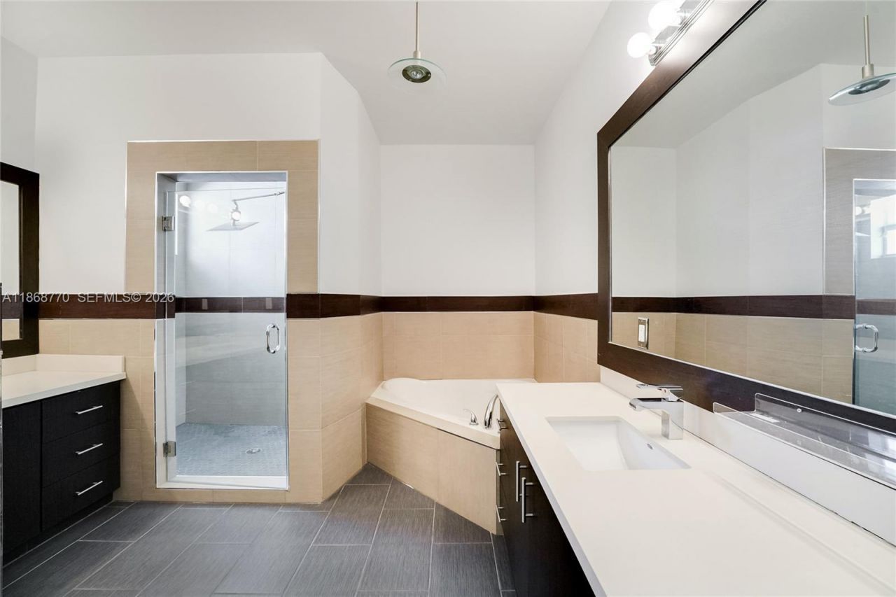 3160 New York St, Unit B, Miami, FL 33133 Photo