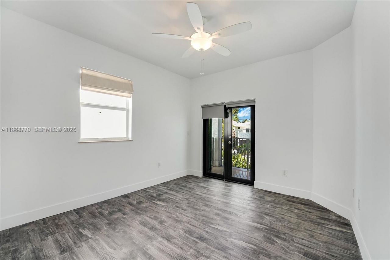 3160 New York St, Unit B, Miami, FL 33133 Photo