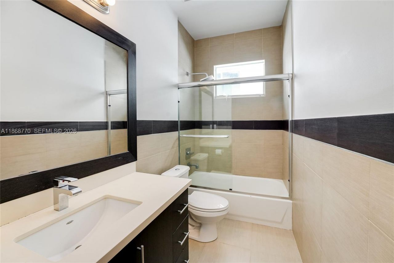 3160 New York St, Unit B, Miami, FL 33133 Photo