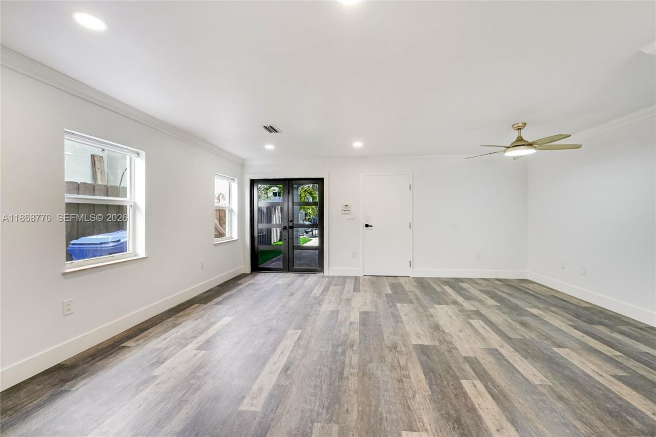 3160 New York St, Unit B, Miami, FL 33133 Photo