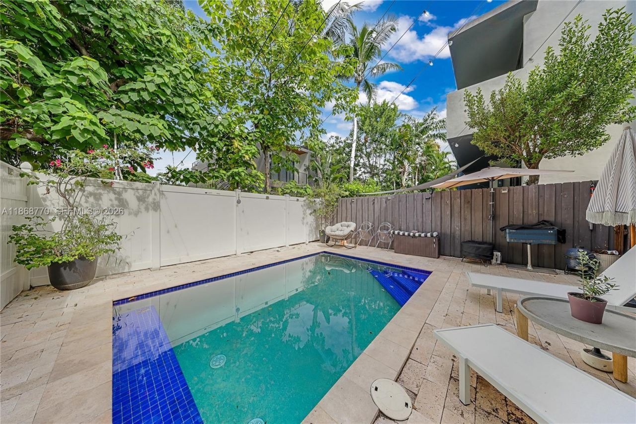 3160 New York St, Unit B, Miami, FL 33133 Photo