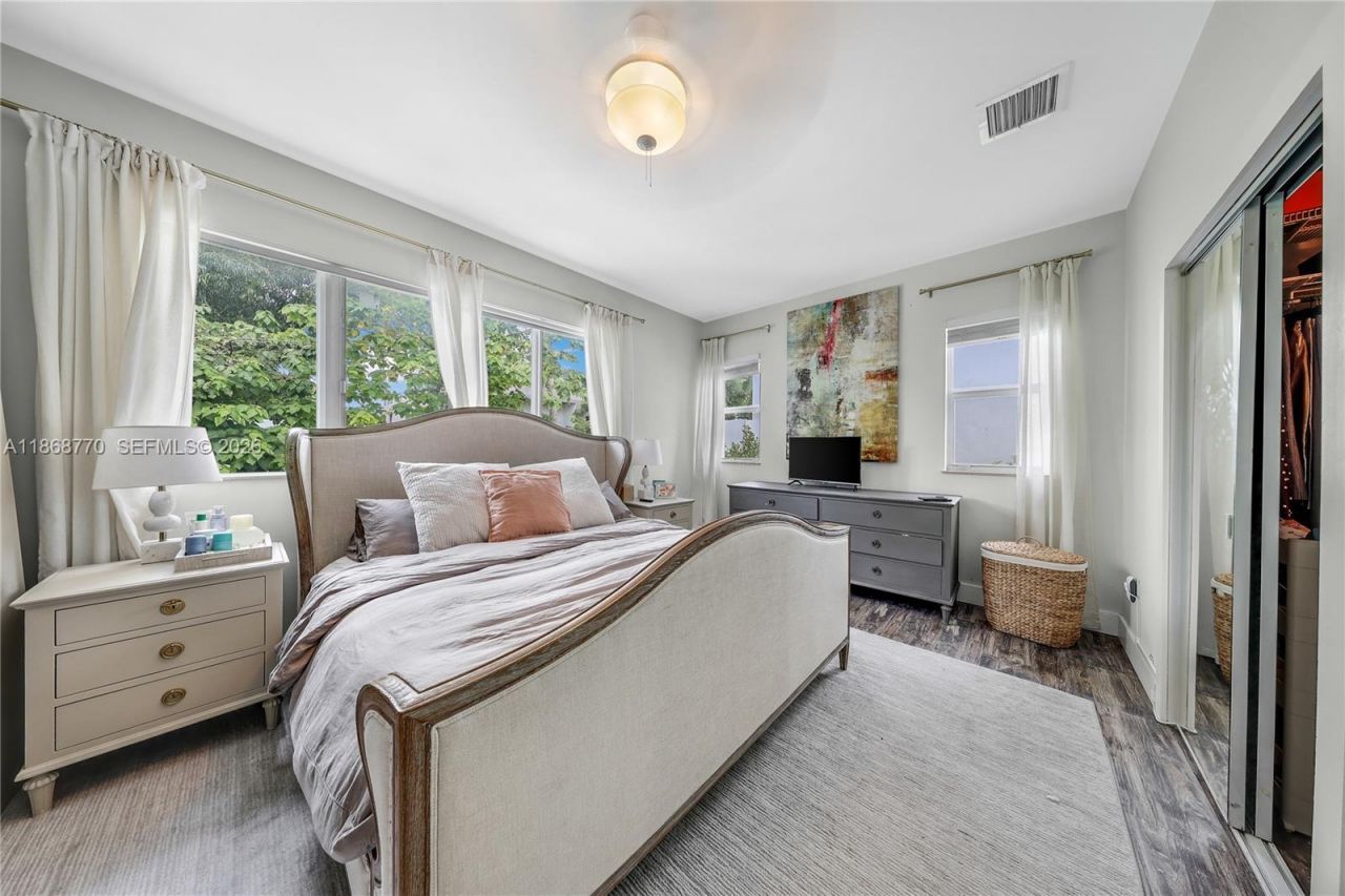 3160 New York St, Unit B, Miami, FL 33133 Photo