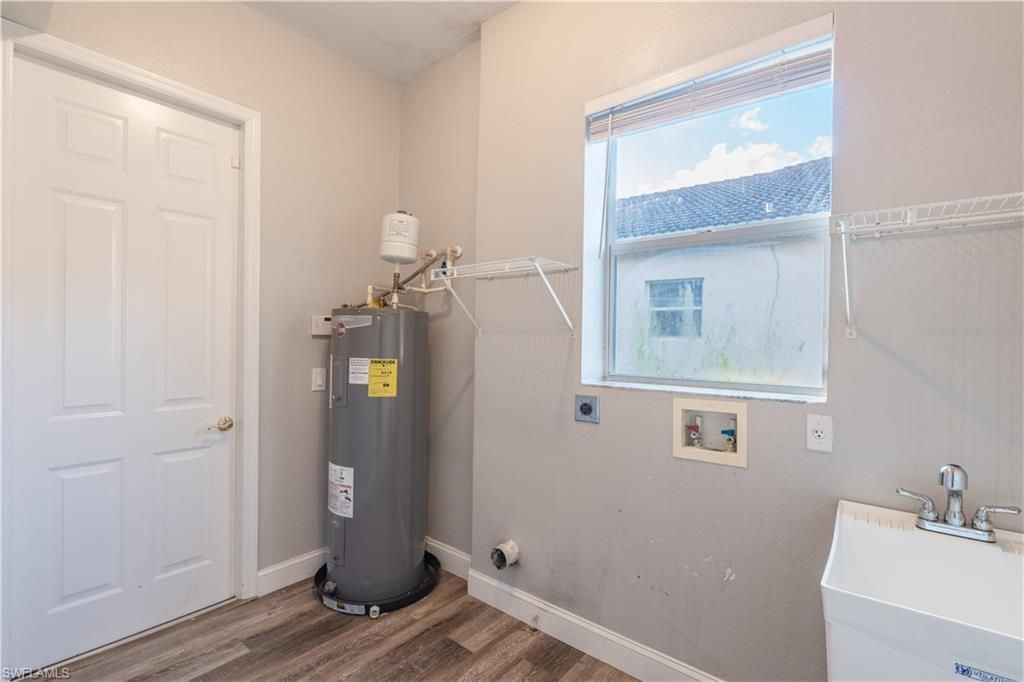 3003 Lake Manatee Ct, Cape Coral, FL 33909 Photo