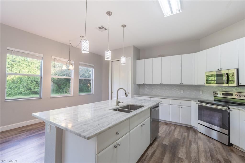 3003 Lake Manatee Ct, Cape Coral, FL 33909 Photo