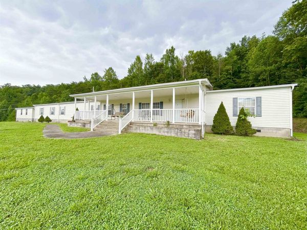 27 Cowhide Branch, West Hamlin, WV 25571