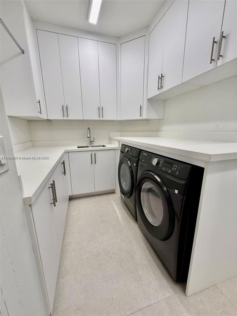 2523 Montclaire Cir, Weston, FL 33327 Photo