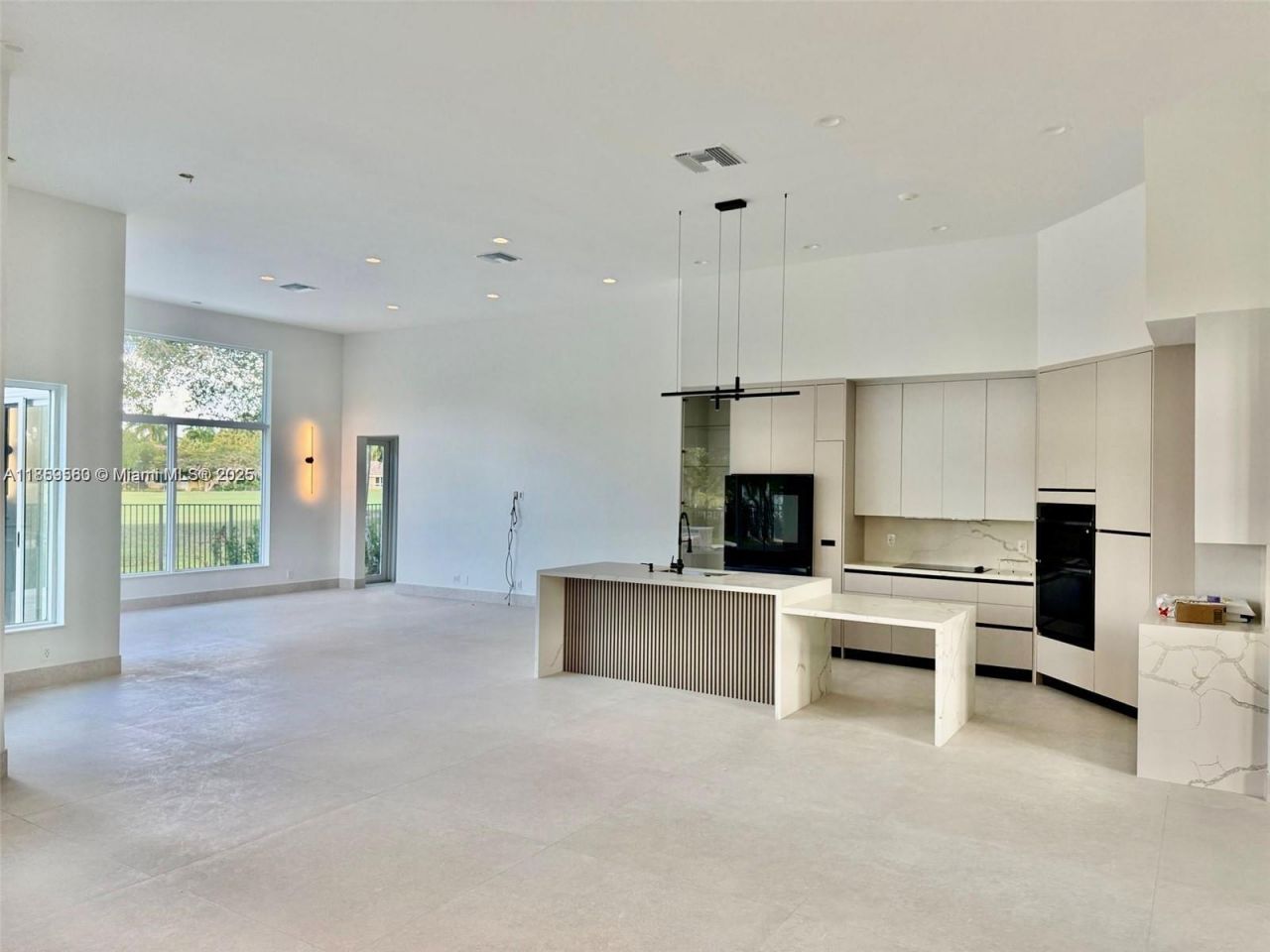 2523 Montclaire Cir, Weston, FL 33327 Photo