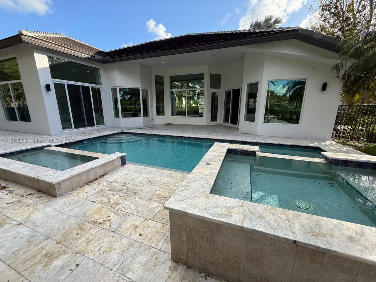 2523 Montclaire Cir, Weston, FL 33327 Photo