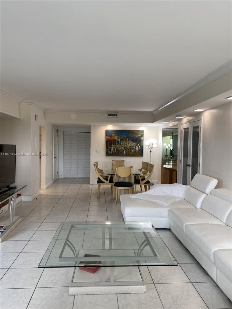 10185 Collins Ave, Unit 319, Bal Harbour, FL 33154 Photo