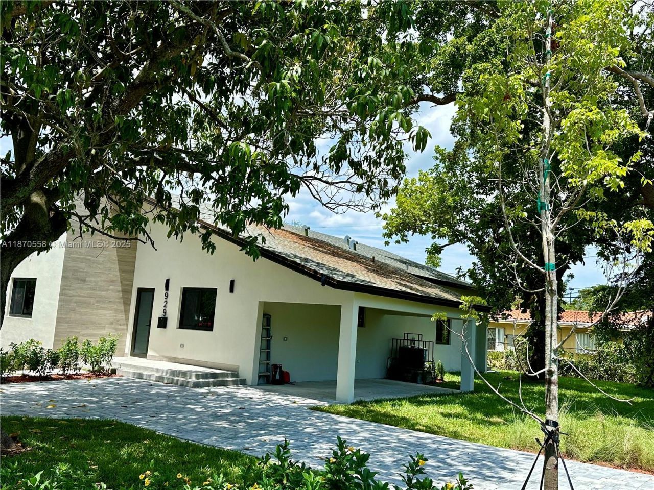 929 NW 60th St, Miami, FL 33127 Photo